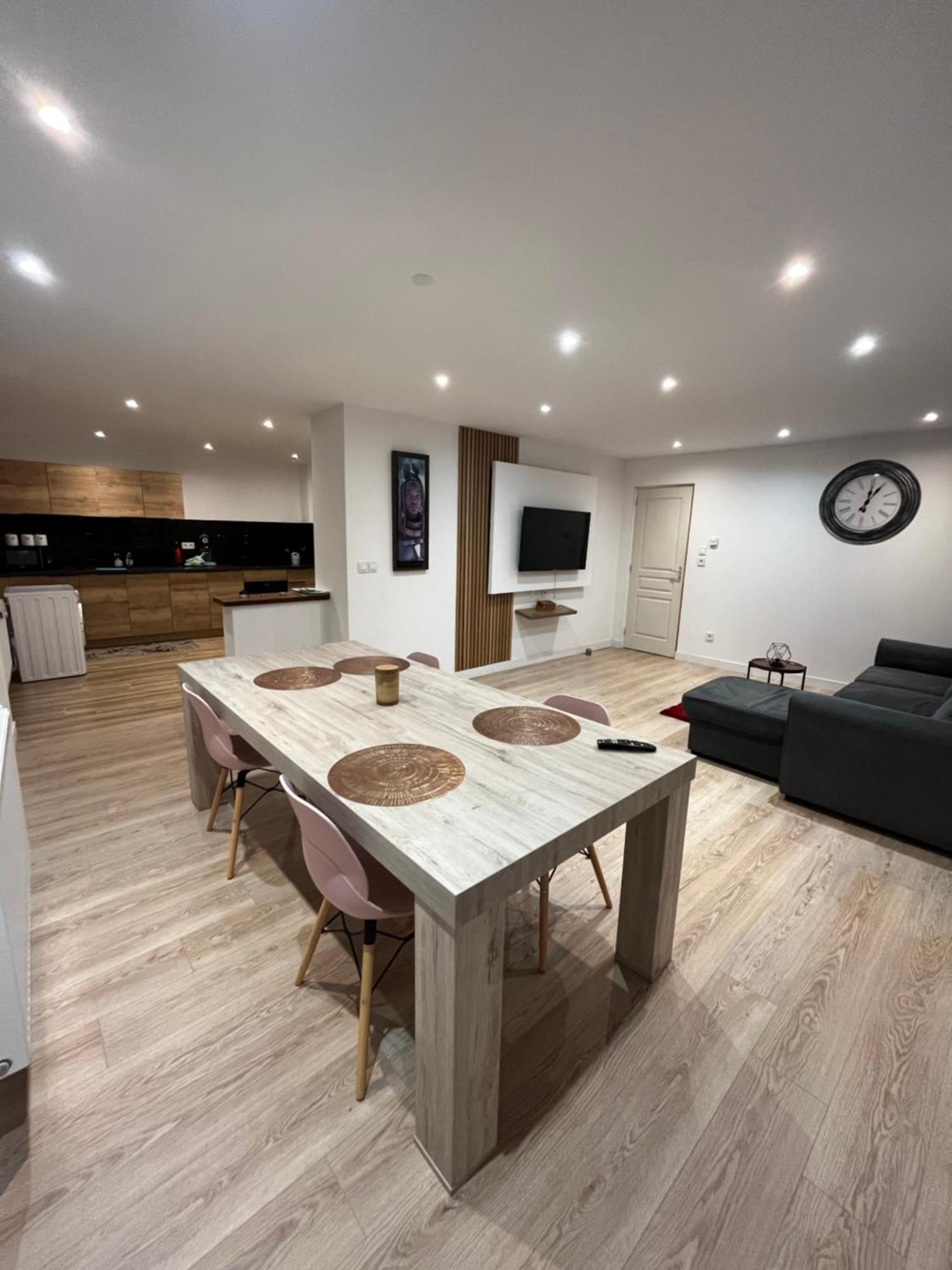 Grande Chambre Dans Loft A Deux Pas De La Plage Dunkirk Exteriér fotografie